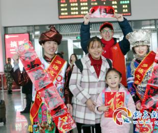 �P�ﴺ�\���գ���Ĩ���tɫ���n���L�������D��